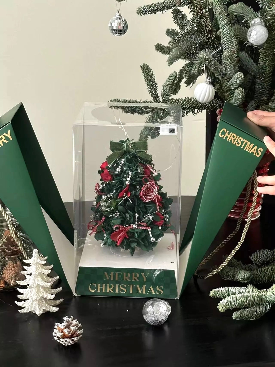 Preserved Flowers - Classic Christmas Tree