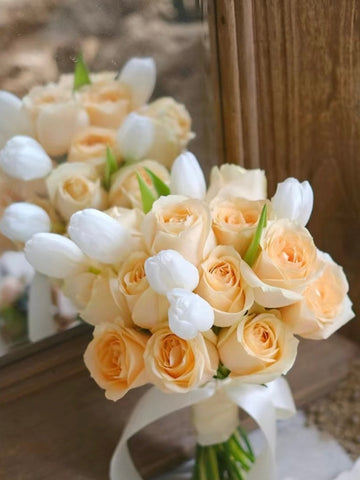 Bridal Bouquet Champagne Whisper